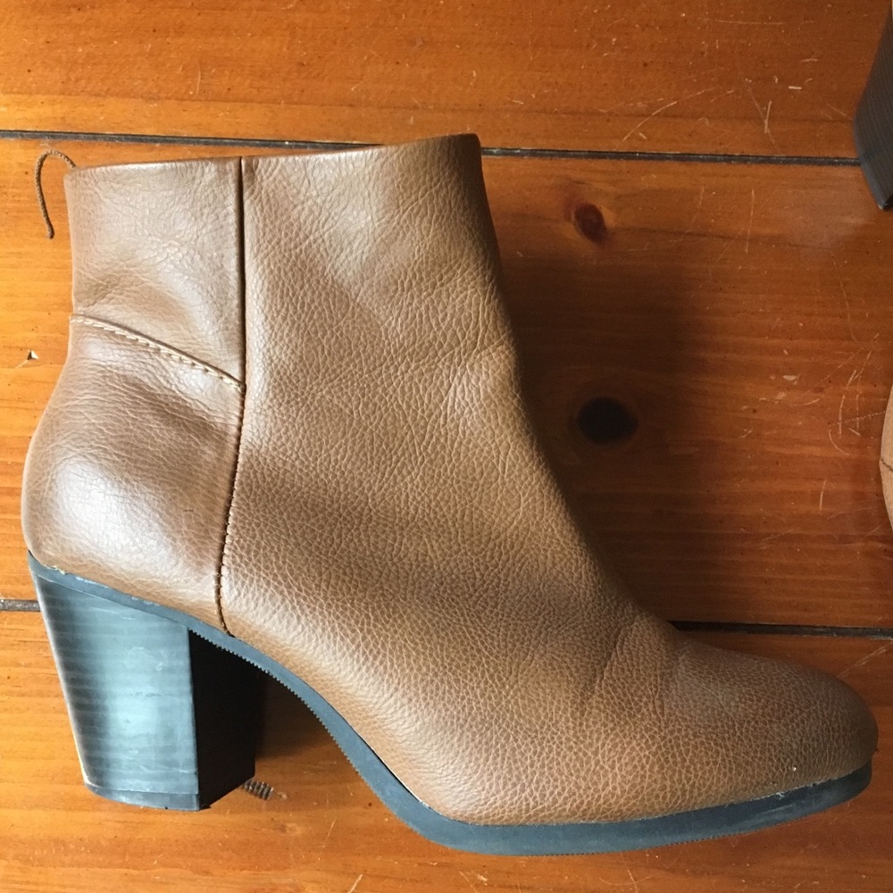 Adorable Brown Booties!